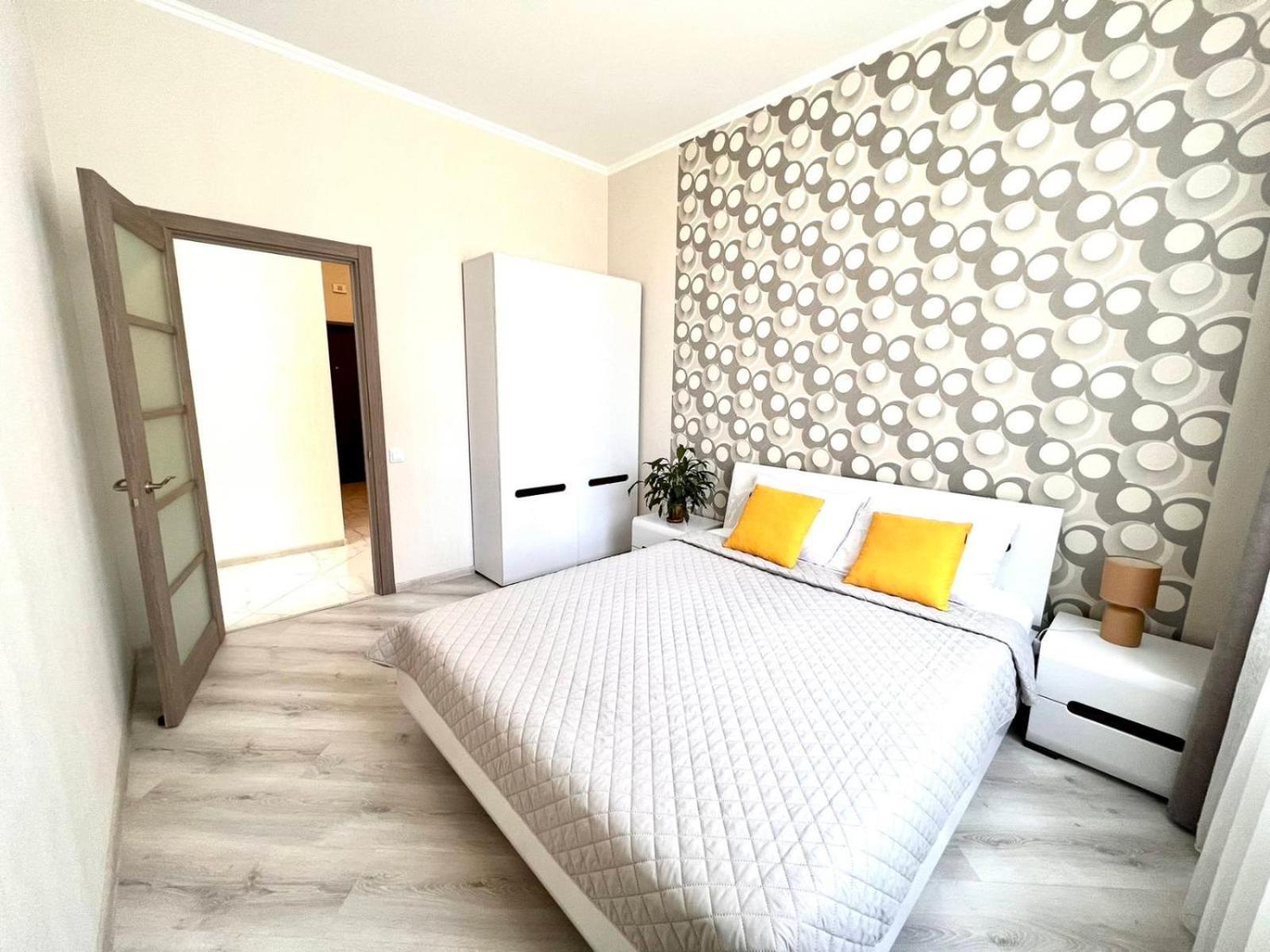 Семицвіт Apartment Лвив Екстериор снимка