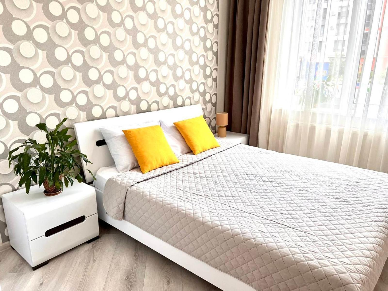 Семицвіт Apartment Лвив Екстериор снимка