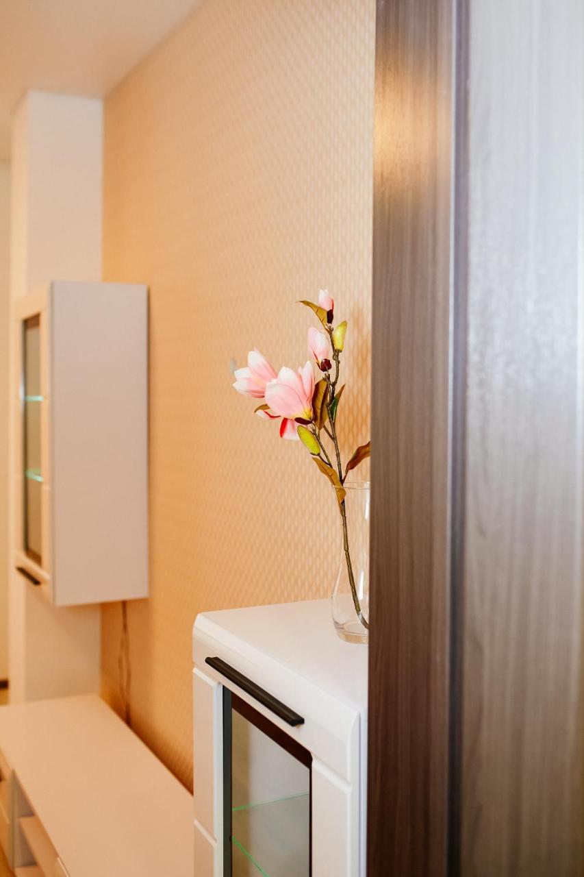 Семицвіт Apartment Лвив Екстериор снимка