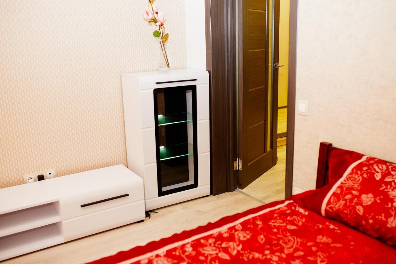 Семицвіт Apartment Лвив Екстериор снимка